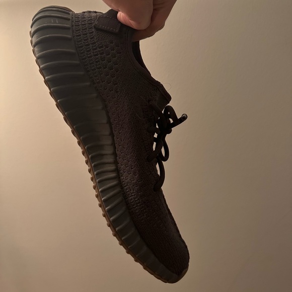 Yeezy 350 V2 Cinder - Picture 3 of 13